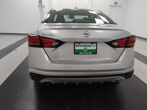 Used 2019 Nissan Altima 2.5 SL FWD image 6