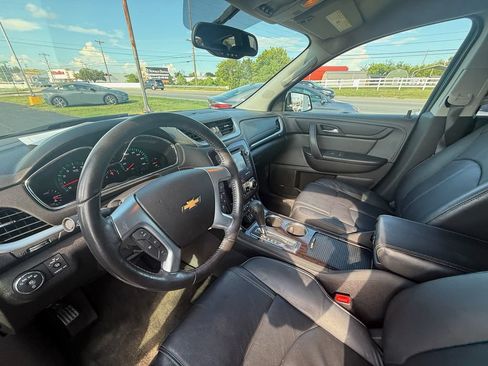 Used 2015 Chevrolet Traverse LT FWD image 14