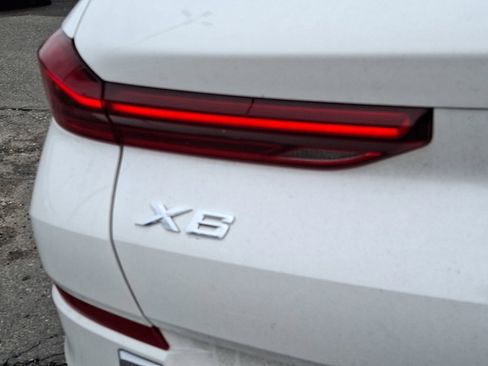 Used 2023 BMW X6 xDrive40i w/ Premium Package image 16