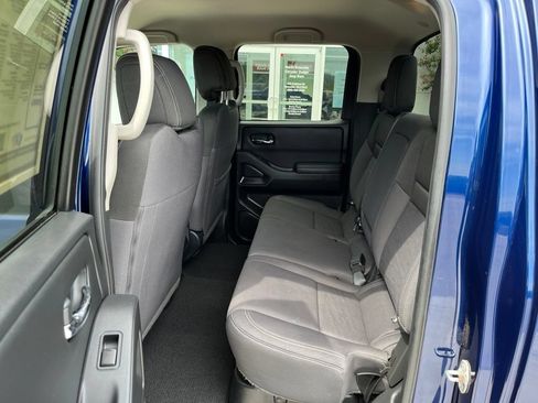 Used 2023 Nissan Frontier SV AWD/4WD image 15