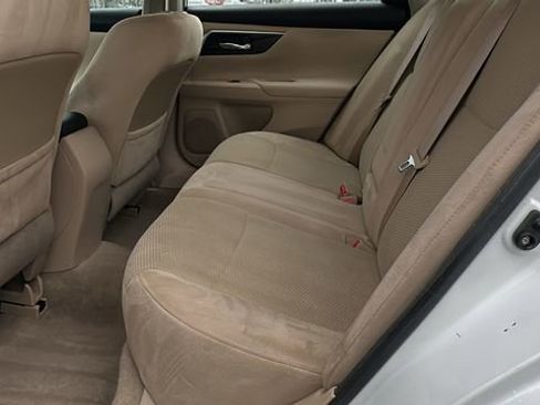 Used 2014 Nissan Altima 2.5 S w/ Display Audio Package FWD image 21