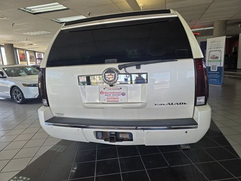 Used 2008 Cadillac Escalade ESV AWD image 6