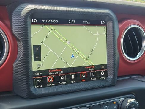 Used 2023 Jeep Gladiator Rubicon w/ LED Lighting Group AWD/4WD image 27