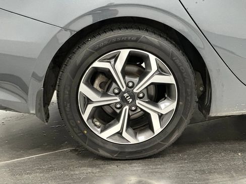 Used 2020 Kia Forte LXS FWD image 23