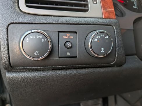 Used 2008 Chevrolet Suburban LT image 14