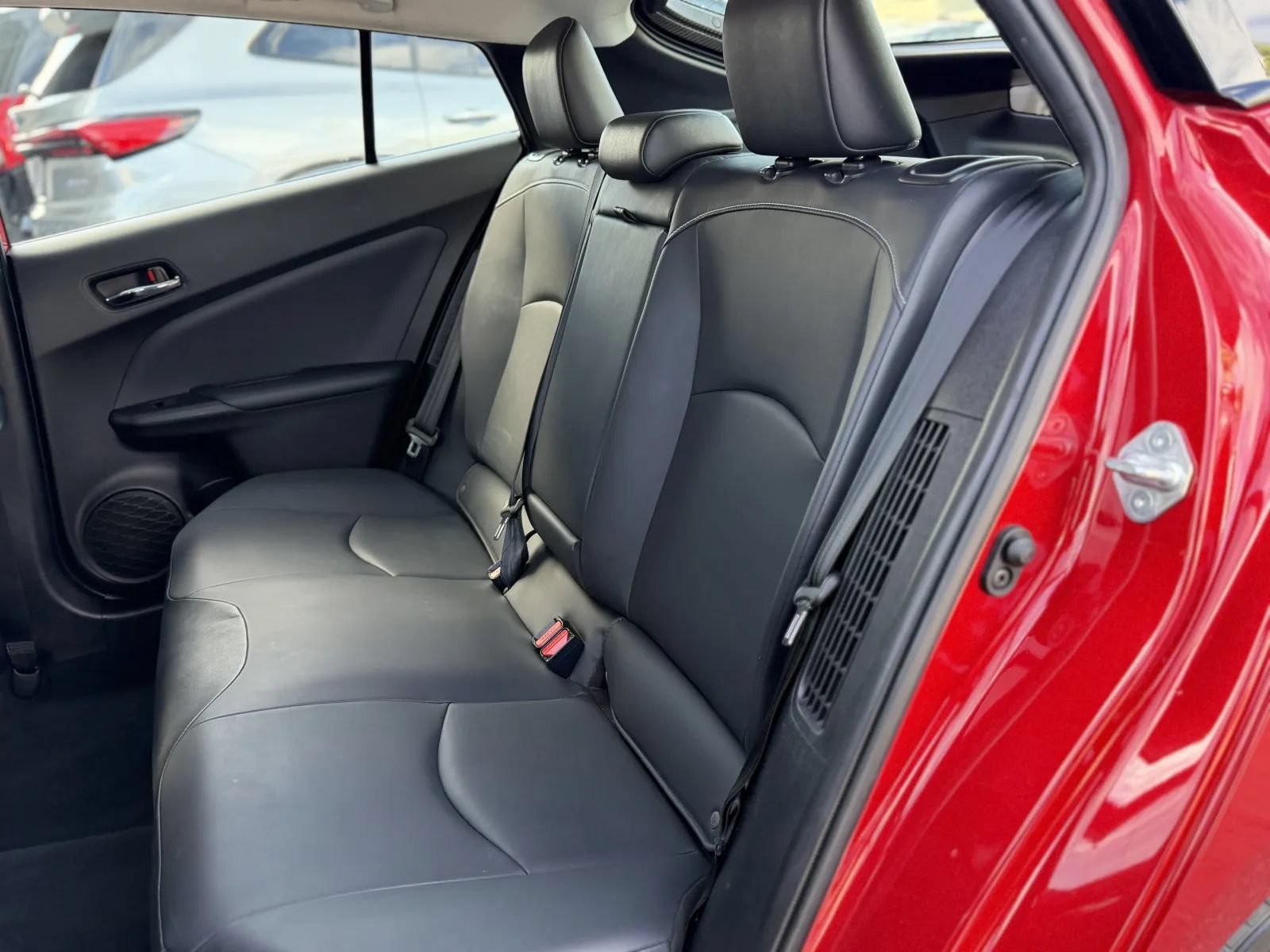 Used 2020 Toyota Prius Prime XLE FWD image 15