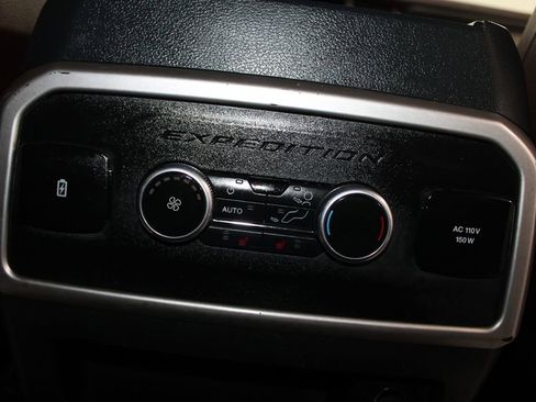 Used 2022 Ford Expedition Max Limited image 34