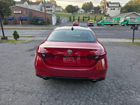 Used 2017 Alfa Romeo Giulia AWD image 6