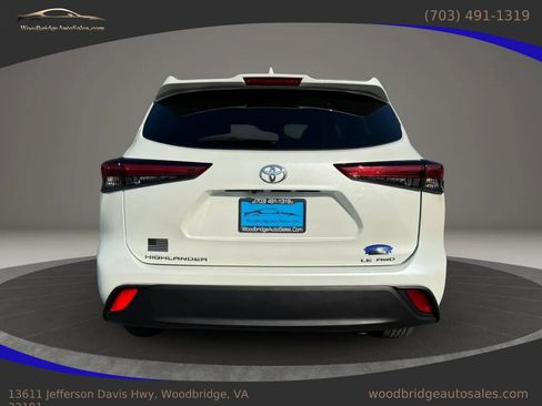 Used 2021 Toyota Highlander LE image 5