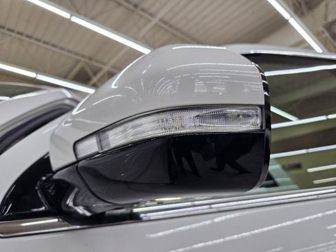 Used 2020 Ford Expedition XLT w/ Equipment Group 202A image 12