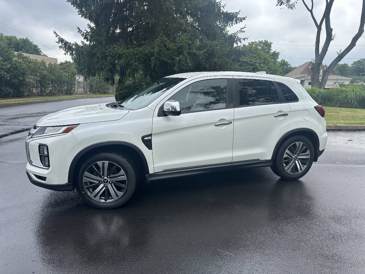 Used 2020 Mitsubishi Outlander Sport ES FWD image 4