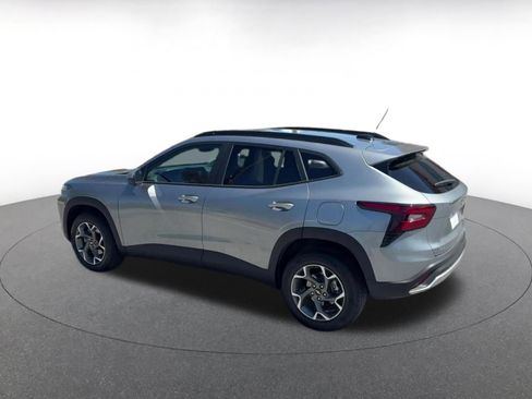 Used 2025 Chevrolet Trax LT image 10