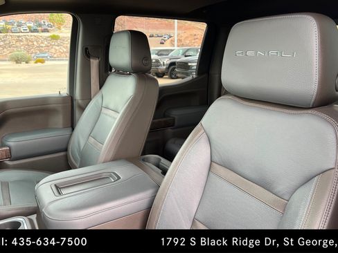 Used 2021 GMC Sierra 1500 Denali w/ Denali Ultimate Package AWD/4WD image 16