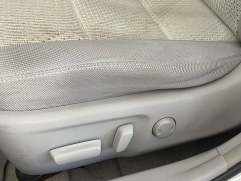 Used 2013 Toyota Camry XLE w/ Convenience Pkg FWD image 22