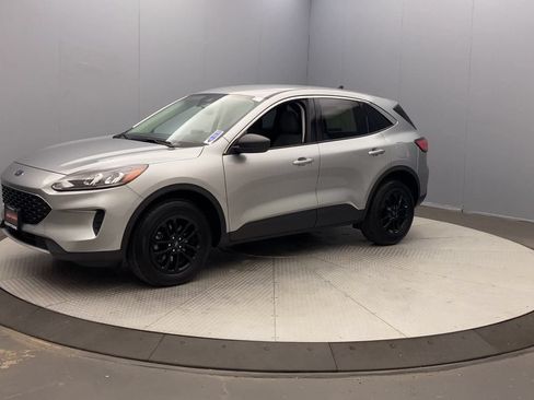 Used 2022 Ford Escape SE w/ Cold Weather Package AWD/4WD image 9