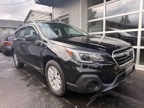 Used 2018 Subaru Outback 2.5i image 2