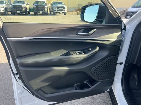 New 2026 Jeep Grand Cherokee Laredo image 20