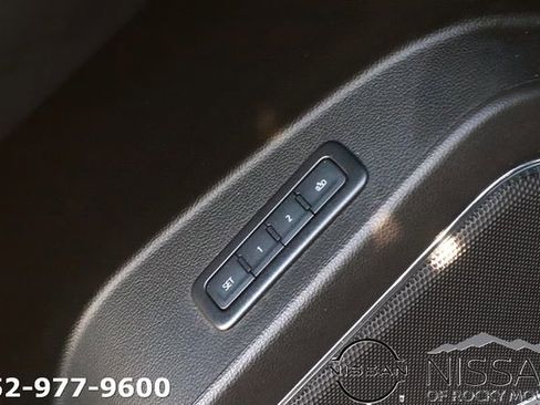 Used 2019 Chevrolet Suburban Premier AWD/4WD image 13