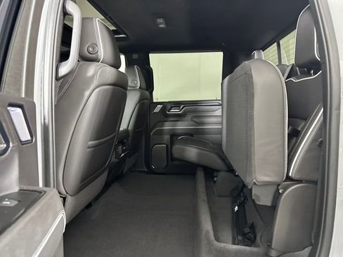 Used 2024 GMC Sierra 2500 AT4X image 25