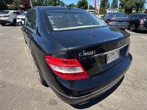 Used 2011 Mercedes-Benz C 300 Sedan image 7