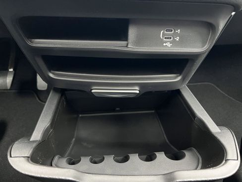 New 2026 Chrysler Pacifica Select image 32