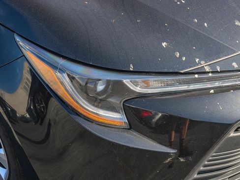Used 2024 Toyota Corolla LE FWD image 2