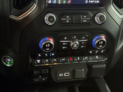 Used 2020 GMC Sierra 2500 AT4 w/ AT4 Premium Package AWD/4WD image 20