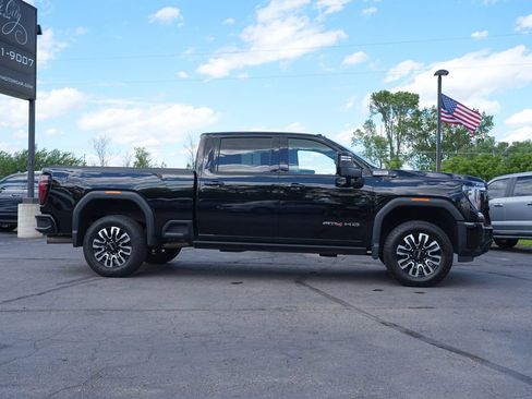 Used 2024 GMC Sierra 2500 AT4 w/ AT4 Premium Plus Package AWD/4WD image 2