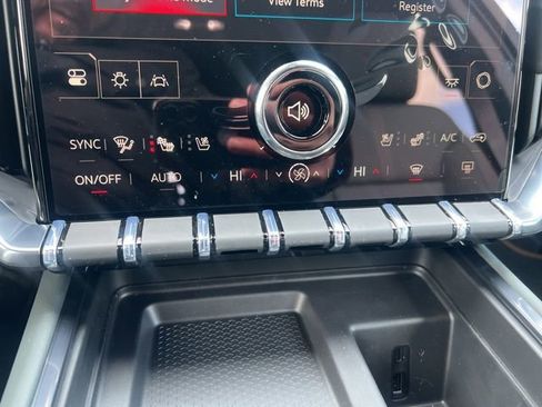 New 2026 GMC Acadia AT4 image 18