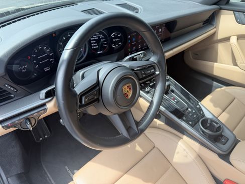 Used 2022 Porsche 911 Carrera image 4