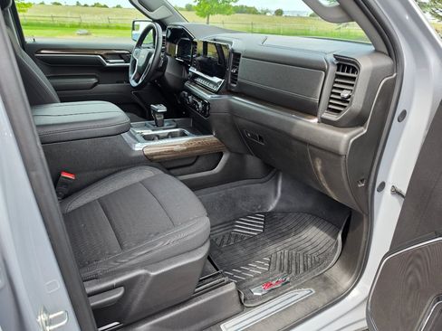 Used 2024 Chevrolet Silverado 1500 LT AWD/4WD image 24