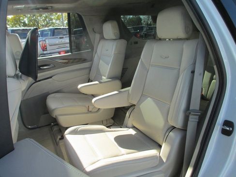 Used 2023 Cadillac Escalade Sport Platinum image 22