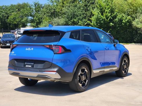 Certified 2026 Kia Sportage EX FWD image 7