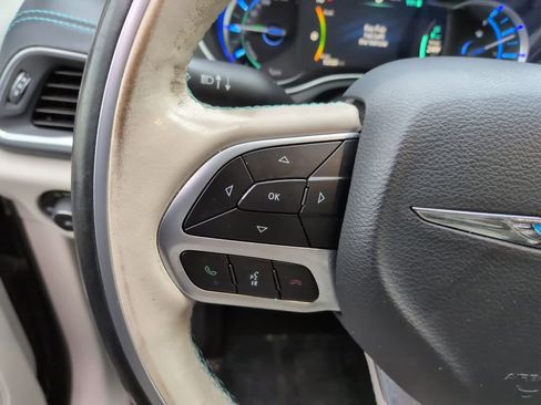 Used 2020 Chrysler Pacifica Limited w/ Advanced Safetytec Group image 16