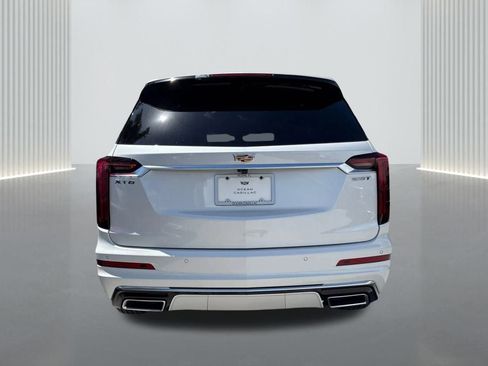 New 2025 Cadillac XT6 Luxury image 5