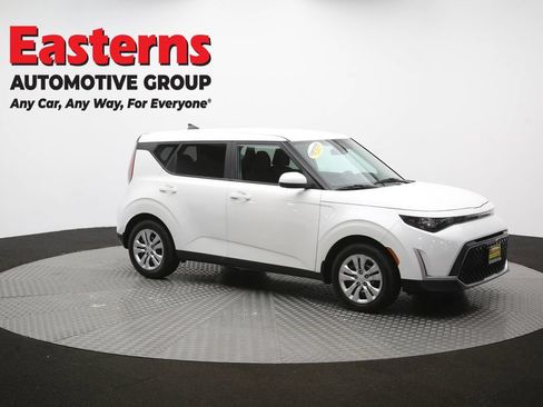 Used 2023 Kia Soul LX FWD image 46