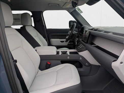 New 2025 Land Rover Defender 110 S image 17