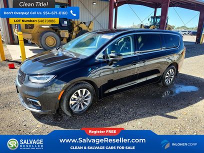 Used 2023 Chrysler Pacifica Touring-L