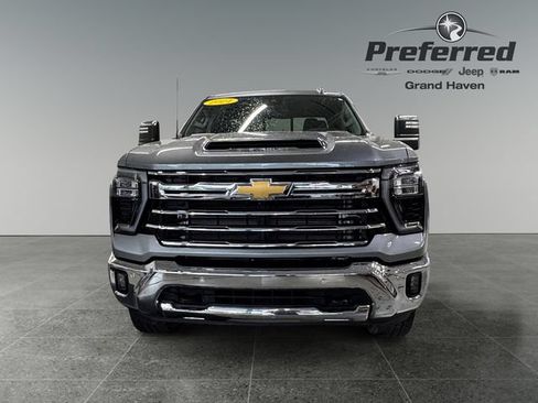 Used 2024 Chevrolet Silverado 2500 LTZ w/ LTZ Plus Package AWD/4WD image 12