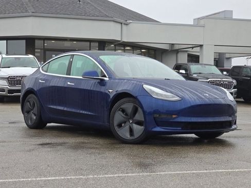 Used 2020 Tesla Model 3 Performance image 2