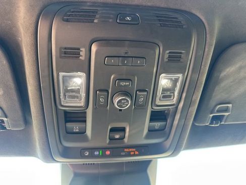 Used 2022 Cadillac Escalade Premium Luxury Platinum image 22