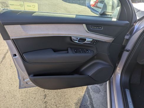 New 2026 Volvo XC90 B5 Plus w/ Protection Package image 11