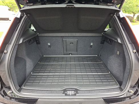Used 2023 Volvo XC40 B5 Plus w/ Protection Package Premier AWD/4WD image 30