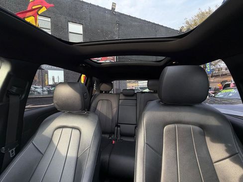 Used 2023 Mercedes-Benz GLB 250 4MATIC w/ Premium Package image 28