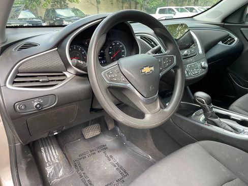 Used 2023 Chevrolet Malibu LT FWD image 9