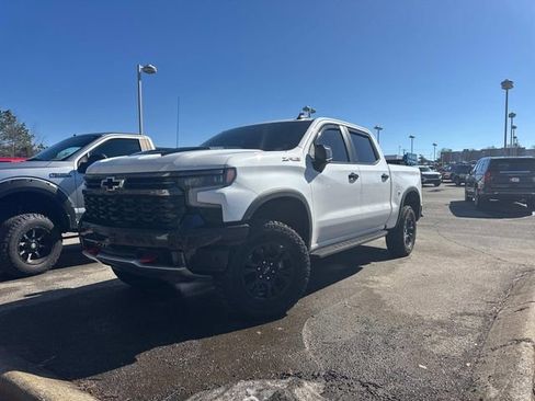 Used 2025 Chevrolet Silverado 1500 ZR2 w/ Technology Package image 8