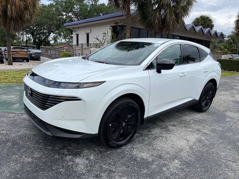 Used 2025 Nissan Murano SV FWD image 2