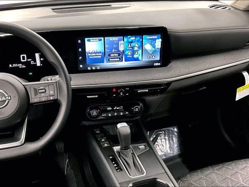 New 2026 Nissan Kicks SV image 8