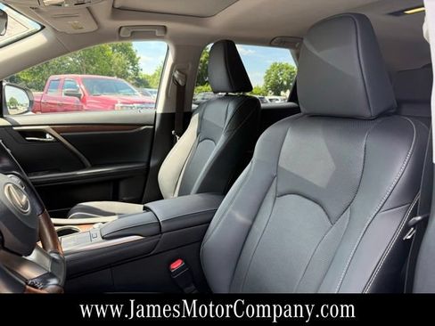 Used 2022 Lexus RX 350L Premium w/ Premium Package AWD/4WD image 11