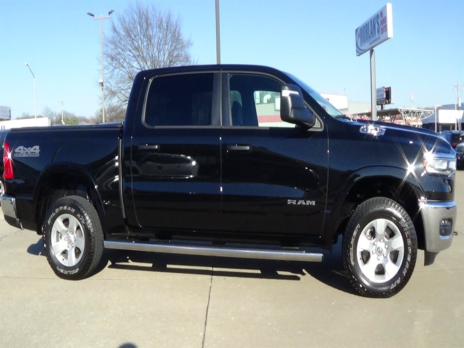 Used 2025 RAM 1500 Big Horn AWD/4WD image 5